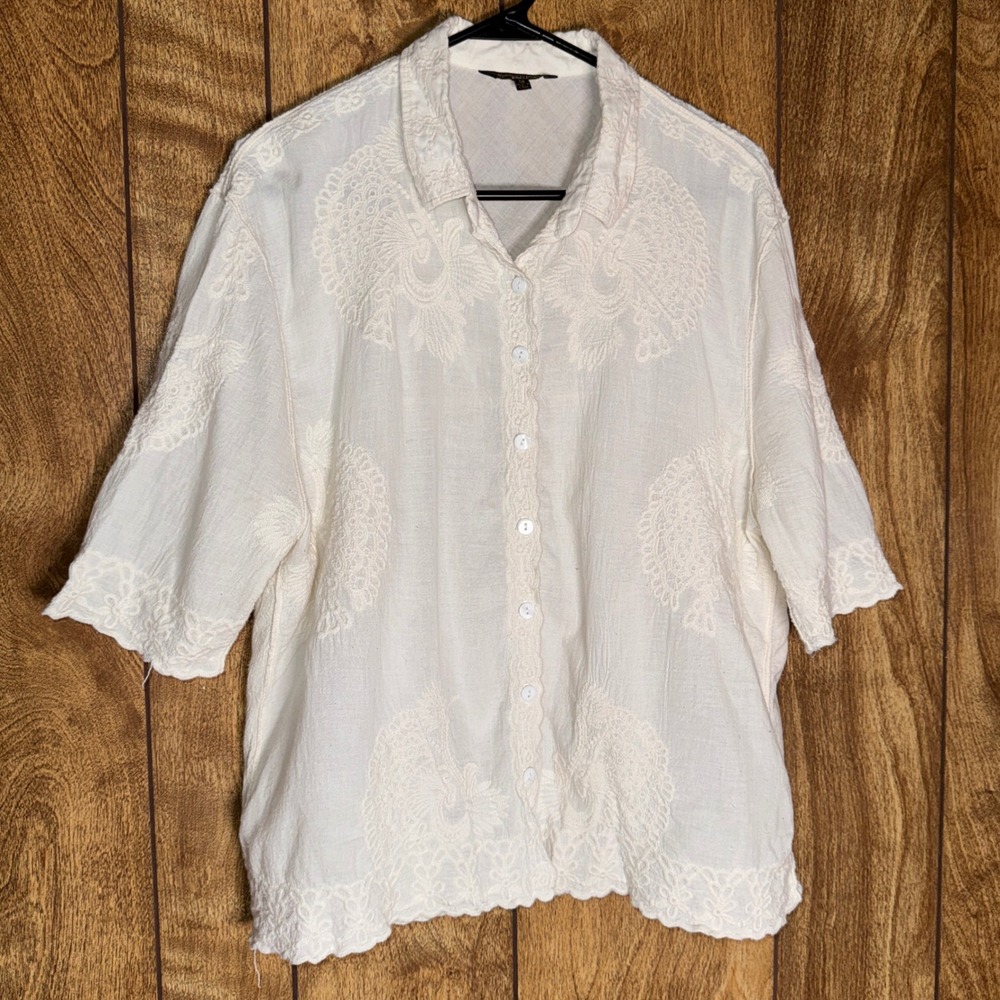 Spiaggia Dolce White Embroidered Button Blouse Top Peacock Scallop Trim Cotton M